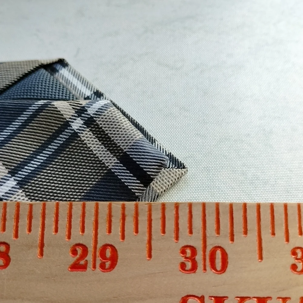 PRONTO UOMO COUTURE GRAY KHAKI CHECKS PLAID SILK NECKTIE TIE CLASSIC HANDMADE .T